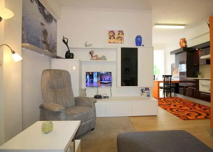 In - Istrien 9856 Πόρετς